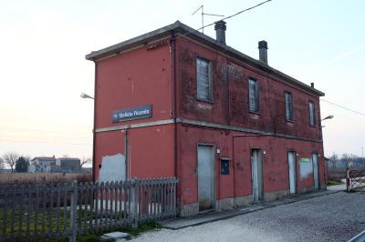 STAZIONE FERROVIARIA STELLATA FICAROLO