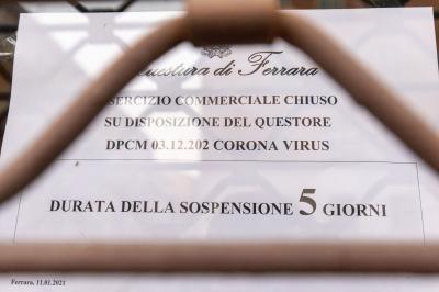 CHIUSURA MINIMARKET VIA OROBONI FERRARA