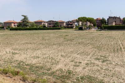 NUOVA AREA COMMERCIALE VIA CALDIROLO FERRARA