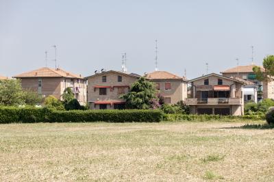 NUOVA AREA COMMERCIALE VIA CALDIROLO FERRARA