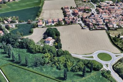 NUOVA AREA COMMERCIALE VIA CALDIROLO FERRARA