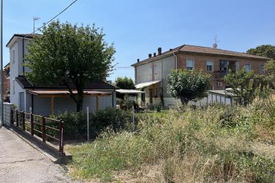 NUOVA AREA COMMERCIALE VIA CALDIROLO FERRARA