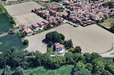 NUOVA AREA COMMERCIALE VIA CALDIROLO FERRARA