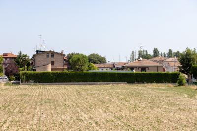 NUOVA AREA COMMERCIALE VIA CALDIROLO FERRARA