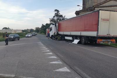 INCIDENTE SCONTRO CAMION ARGENTA