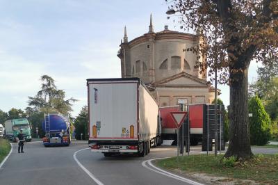 INCIDENTE SCONTRO CAMION ARGENTA