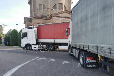 INCIDENTE SCONTRO CAMION ARGENTA