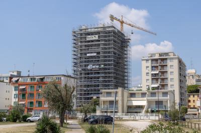 SEQUESTRO BAGNO CALYPSO LIDO ESTENSI