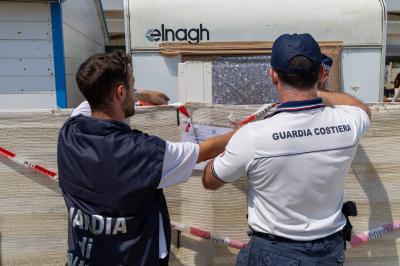 SEQUESTRO BAGNO CALYPSO LIDO ESTENSI