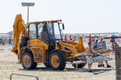 SEQUESTRO BAGNO CALYPSO LIDO ESTENSI