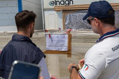 SEQUESTRO BAGNO CALYPSO LIDO ESTENSI