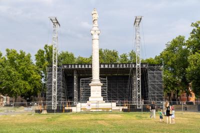 PIAZZA ARIOSTEA DOPO IL FERRARA SUMMER FESTIVAL