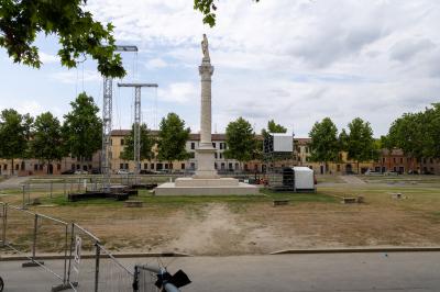 PIAZZA ARIOSTEA DOPO IL FERRARA SUMMER FESTIVAL