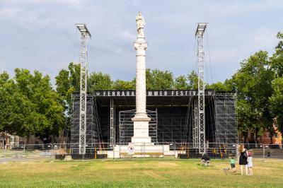 PIAZZA ARIOSTEA DOPO IL FERRARA SUMMER FESTIVAL