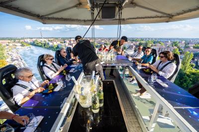 DINNER IN THE SKY FERRARA