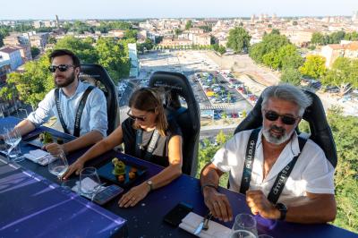 DINNER IN THE SKY FERRARA