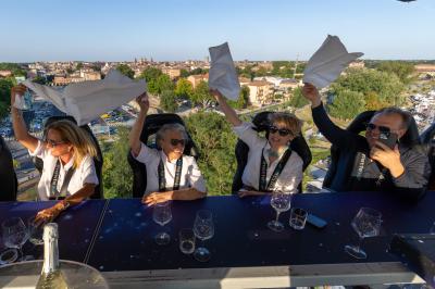 DINNER IN THE SKY FERRARA