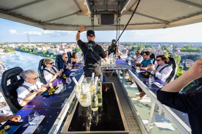 DINNER IN THE SKY FERRARA