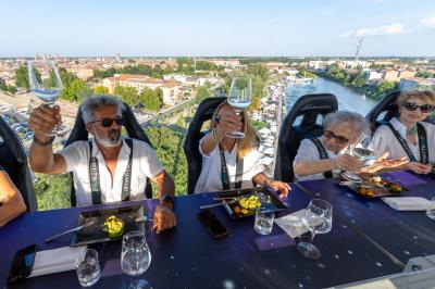 DINNER IN THE SKY FERRARA