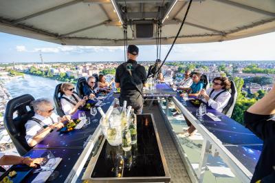 DINNER IN THE SKY FERRARA