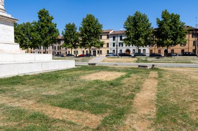 PIAZZA ARIOSTEA DOPO IL FERRARA SUMMER FESTIVAL