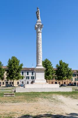 PIAZZA ARIOSTEA DOPO IL FERRARA SUMMER FESTIVAL