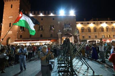 CAMPANE PRO GAZA PIAZZA CATTEDRALE