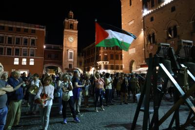 CAMPANE PRO GAZA PIAZZA CATTEDRALE