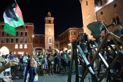 CAMPANE PRO GAZA PIAZZA CATTEDRALE