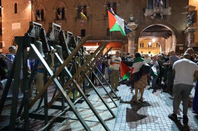CAMPANE PRO GAZA PIAZZA CATTEDRALE