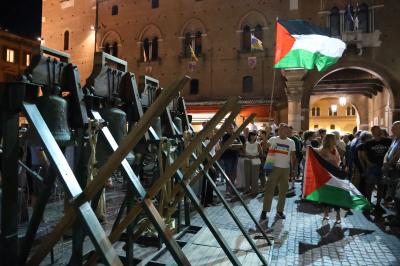 CAMPANE PRO GAZA PIAZZA CATTEDRALE