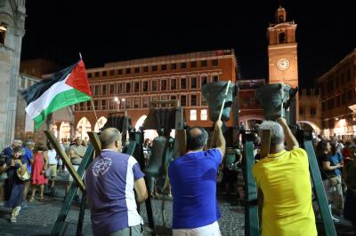 CAMPANE PRO GAZA PIAZZA CATTEDRALE