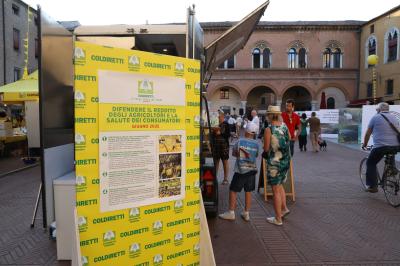 NOTTE GIALLA COLDIRETTI PIAZZA MUNICIPALE
