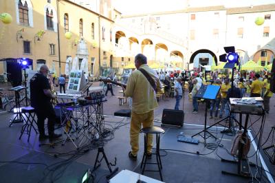 NOTTE GIALLA COLDIRETTI PIAZZA MUNICIPALE