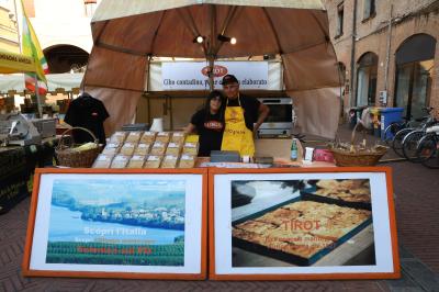 NOTTE GIALLA COLDIRETTI PIAZZA MUNICIPALE