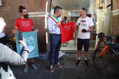 STAFFETTA IN MUNICIPIO PER STRAGE 2 AGOSTO