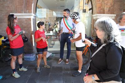 STAFFETTA IN MUNICIPIO PER STRAGE 2 AGOSTO