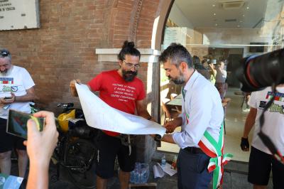 STAFFETTA IN MUNICIPIO PER STRAGE 2 AGOSTO