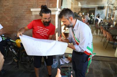 STAFFETTA IN MUNICIPIO PER STRAGE 2 AGOSTO