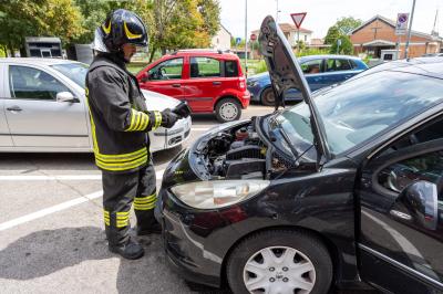 INCENDIO AUTO VIA PIOPPA PONTEGRADELLA