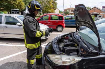 INCENDIO AUTO VIA PIOPPA PONTEGRADELLA