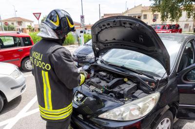 INCENDIO AUTO VIA PIOPPA PONTEGRADELLA
