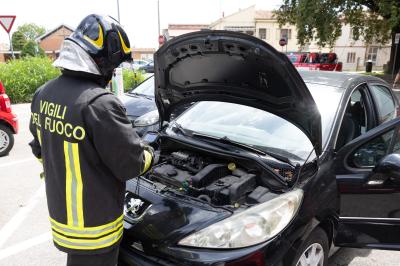 INCENDIO AUTO VIA PIOPPA PONTEGRADELLA