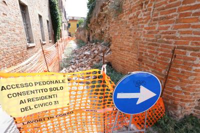 SITUAZIONE CROLLO MURO VIA MELLONE