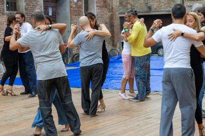 TANGO PIAZZETTA SAN NICOLO' FERRARA