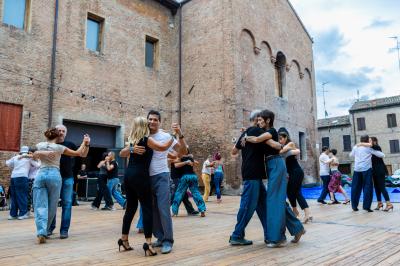 TANGO PIAZZETTA SAN NICOLO' FERRARA