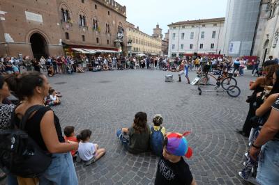 APERTURA BUSKERS FESTIVAL FERRARA