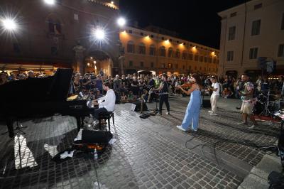 APERTURA BUSKERS FESTIVAL FERRARA