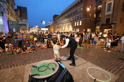APERTURA BUSKERS FESTIVAL FERRARA