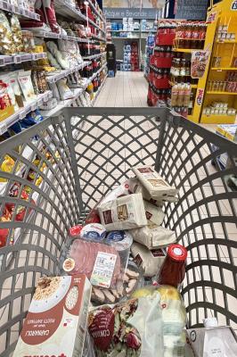 SPESA CARRELLO SUPERMERCATO